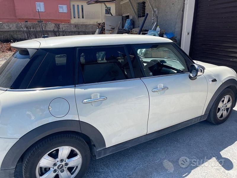Usata Mini ONE Business 95 CV (69 kW) 2017 Bianco Utilitaria
