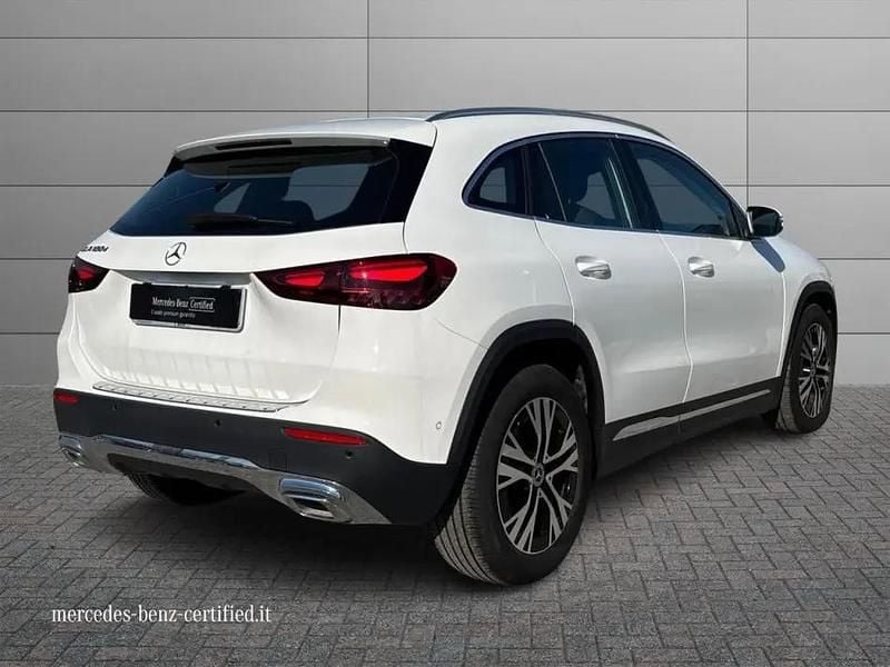 Käytetty Mercedes GLA180 Advanced 116 HP (85 kW) 2025 Valkoinen Katumaasturi