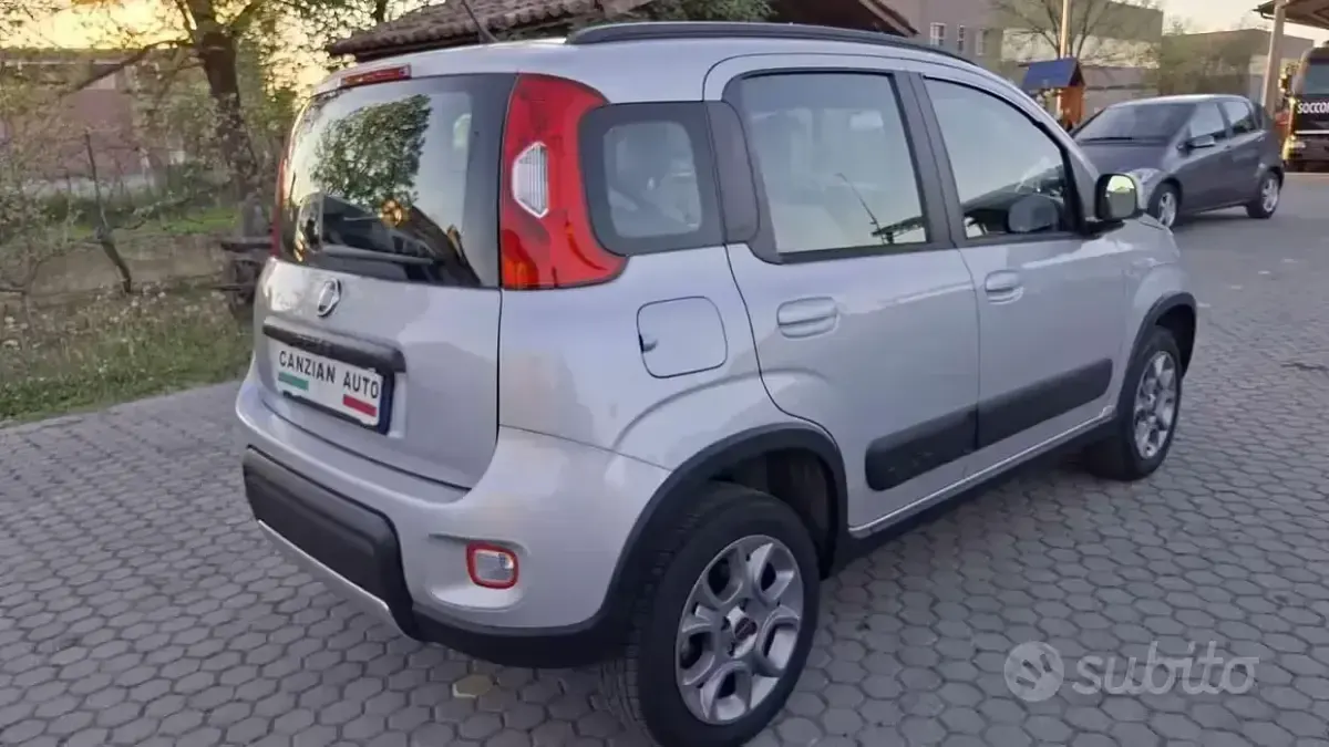 Usata Fiat Panda 4x4 S 75 CV (55 kW) 2014 Grigio Utilitaria