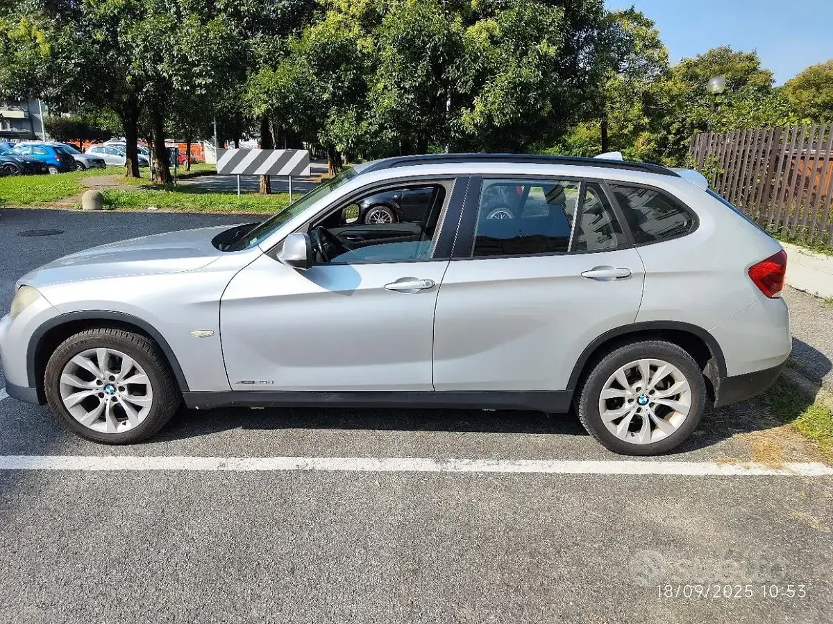 Usata BMW X1 177 CV (130 kW) 2011 Grigio SUV