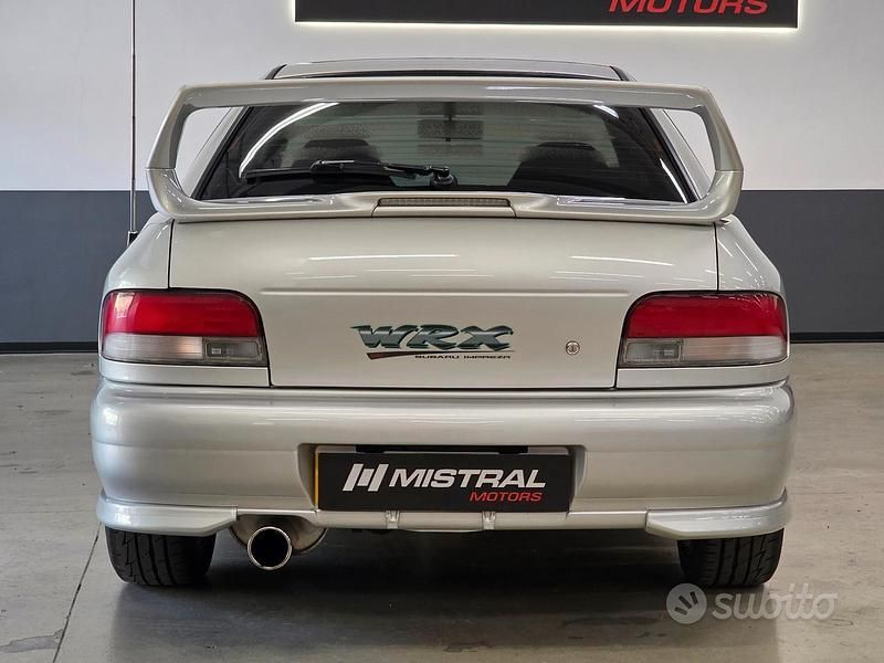 Usata Subaru Impreza 280 CV (205 kW) 1999 Grigio Berlina
