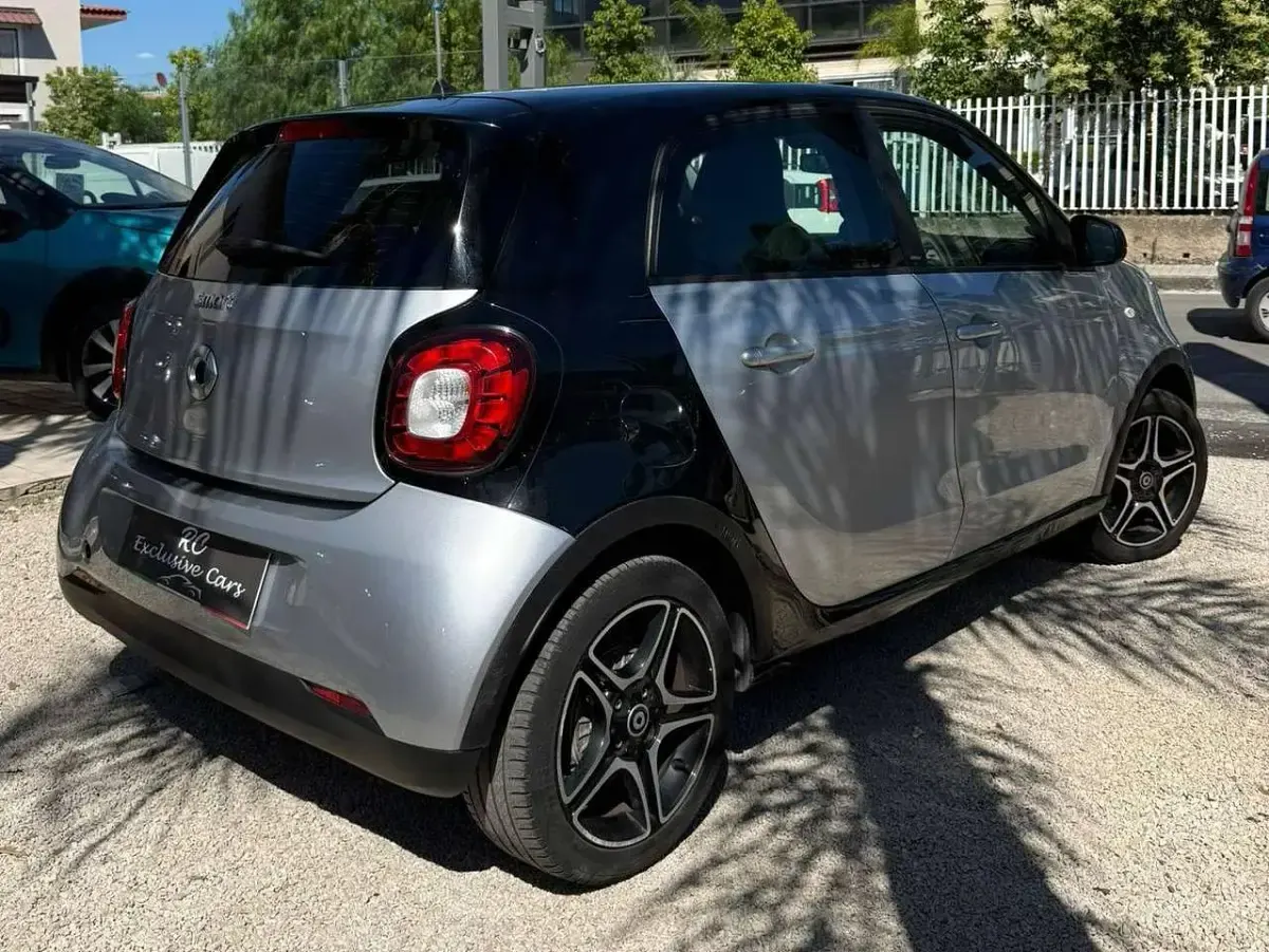 Usata Smart ForFour Passion 90 CV (66 kW) 2017 Other Utilitaria