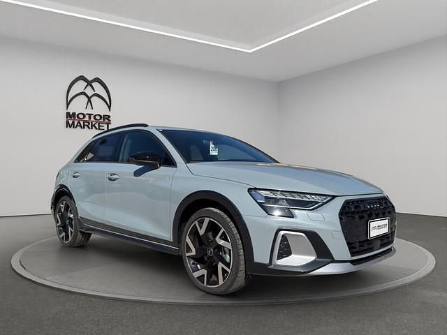 Usata Audi A3 Ambiente 150 CV (110 kW) 2024 Grigio / gray Berlina