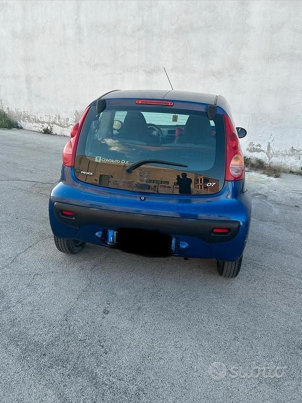 Usata Peugeot 107 68 CV (50 kW) 2006 Utilitaria