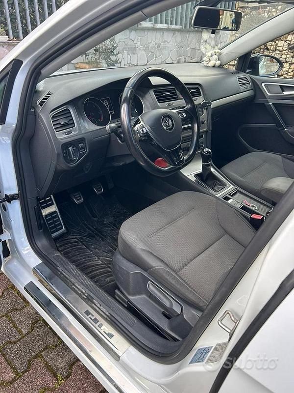 Usata VW Golf VII 90 CV (66 kW) 2015 Bianco Berlina