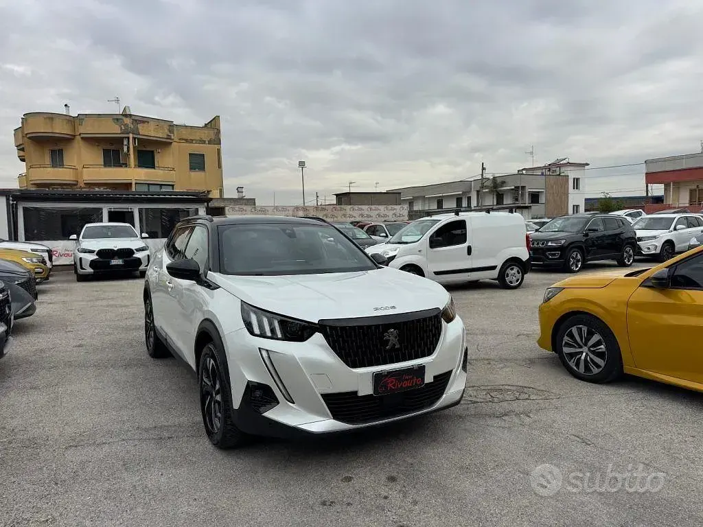 Usata Peugeot 2008 GT 131 CV (96 kW) 2021 Bianco SUV