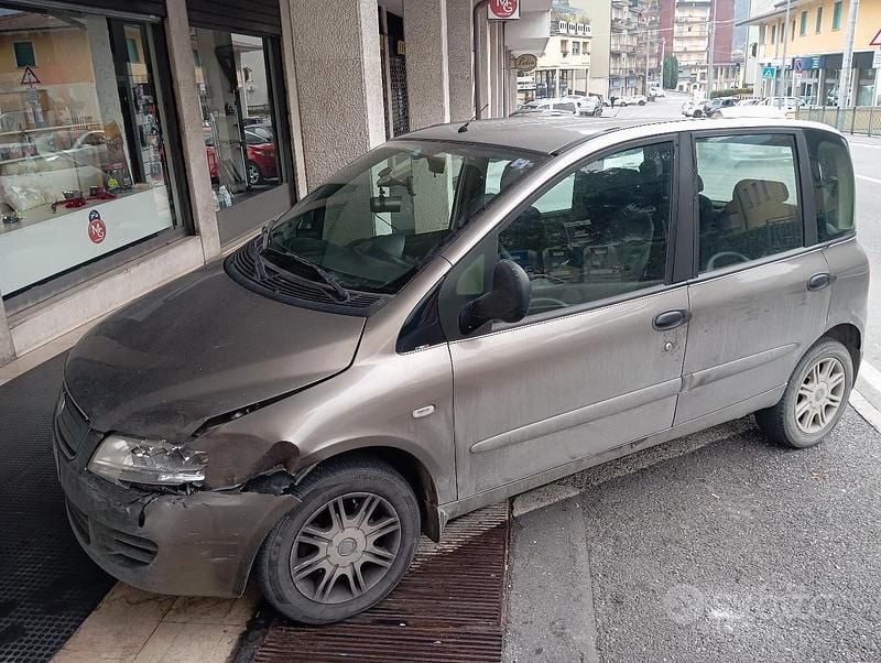 Usata Fiat Multipla 2010 Grigio Monovolume