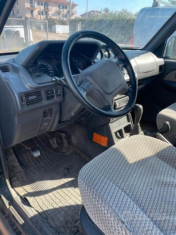 Usata Mitsubishi Pajero 84 CV (61 kW) 1997 Verde SUV