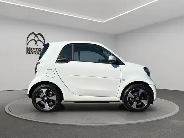 Usata Smart ForTwo Electric Drive Passion 60 kW (82 CV) 2023 Bianco Berlina