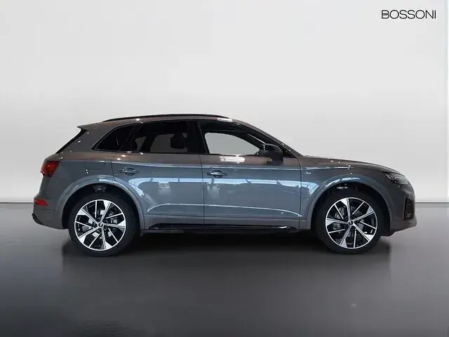 Usata Audi Q5 S-line plus 204 CV (150 kW) 2023 Grigio chronos metallizzato SUV