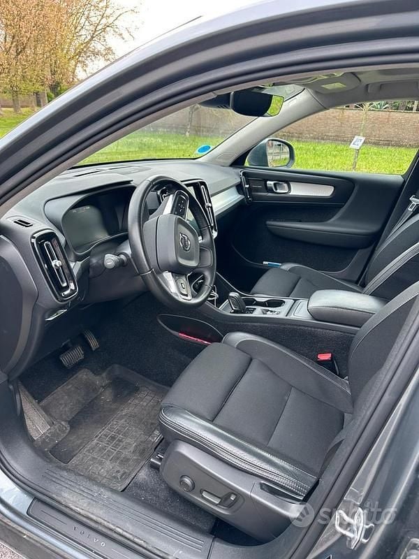 Usata Volvo XC40 Business Edition 190 CV (139 kW) 2018 Grigio SUV
