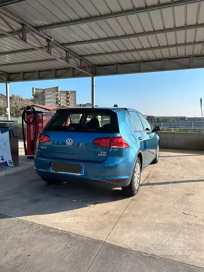 Usata VW Golf VII 85 CV (62 kW) 2015 Blu Berlina