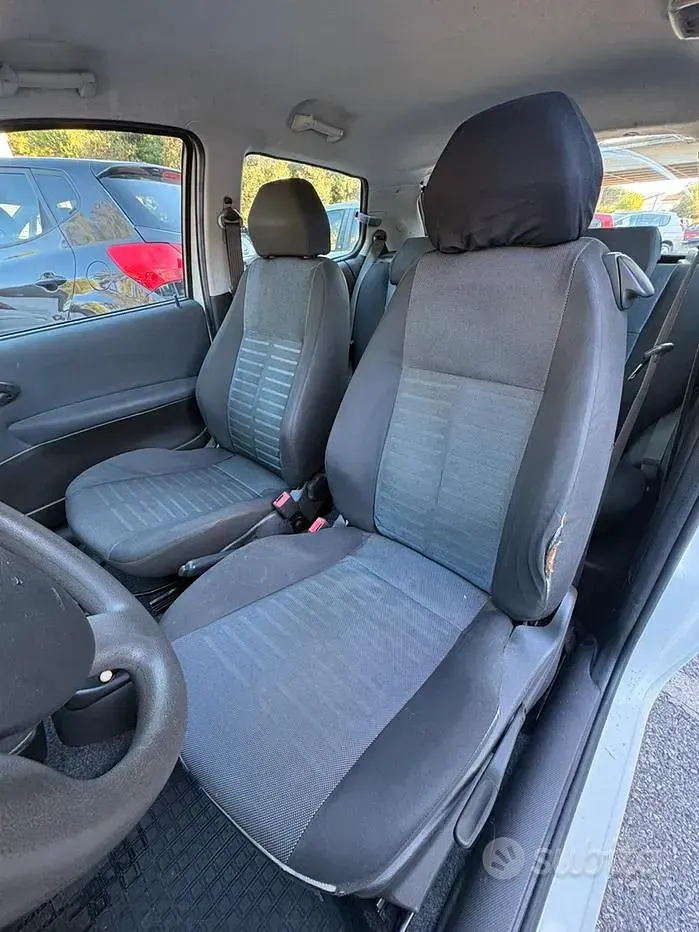 Usata Fiat Punto 60 CV (44 kW) 2009 Bianco Utilitaria