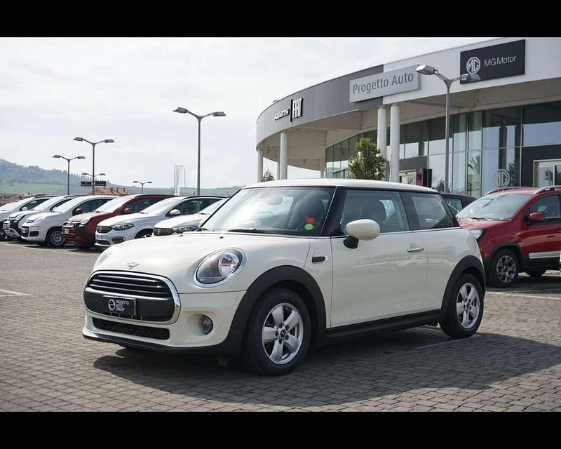 Usata Mini ONE 75 CV (55 kW) 2020 Bianco Utilitaria