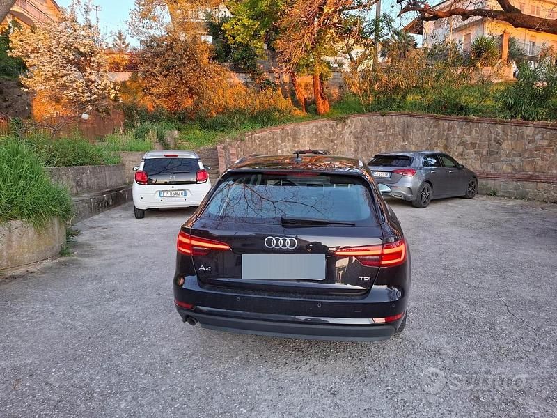 Usata Audi A4 122 CV (89 kW) 2017 Nero Station wagon