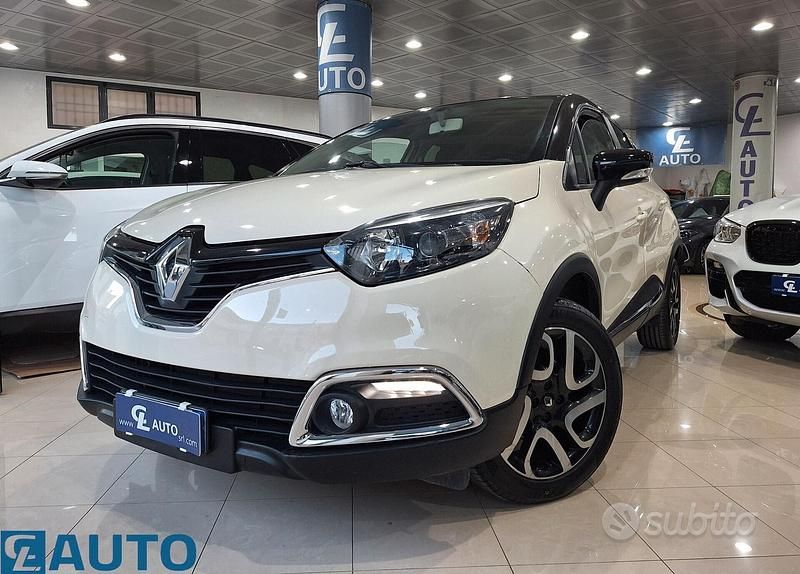 Usata Renault Captur Intens 90 CV (66 kW) 2015 Beige SUV