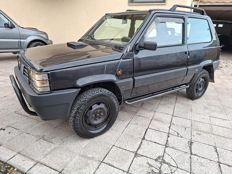 Usata Fiat Panda 4x4 Trekking 2000 Nero Utilitaria