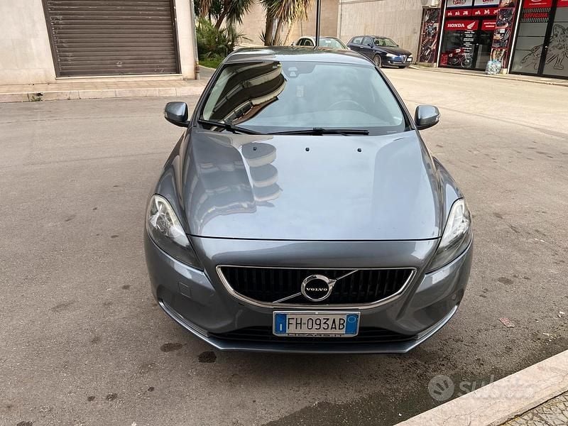 Usata Volvo V40 2016 Grigio Berlina