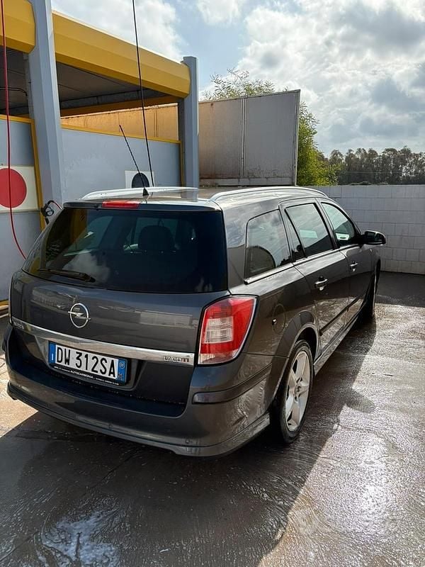 Usata Opel Astra Cosmo 125 CV (91 kW) 2009 Grigio Station wagon