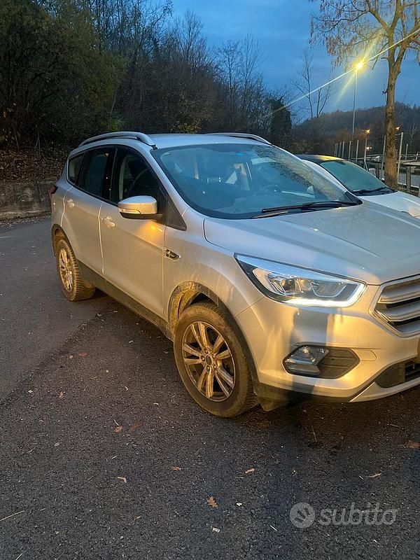 Usata Ford Kuga 120 CV (88 kW) 2019 Grigio SUV