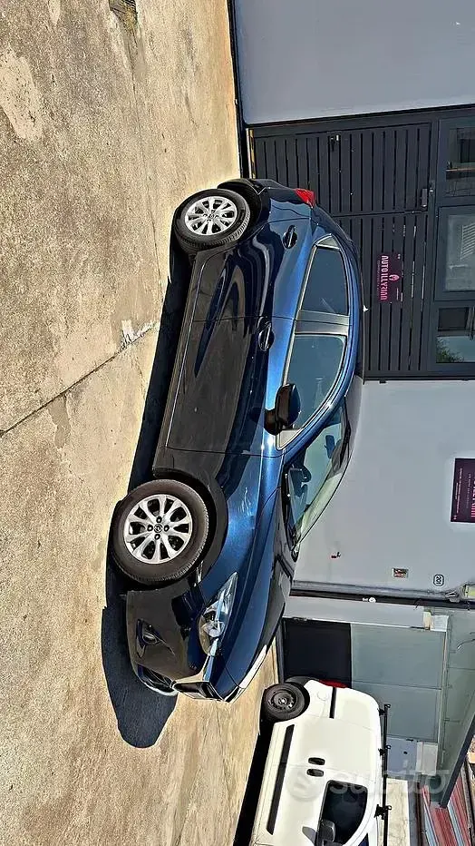 Usata Mazda 2 Exceed 75 CV (55 kW) 2017 Blu Berlina
