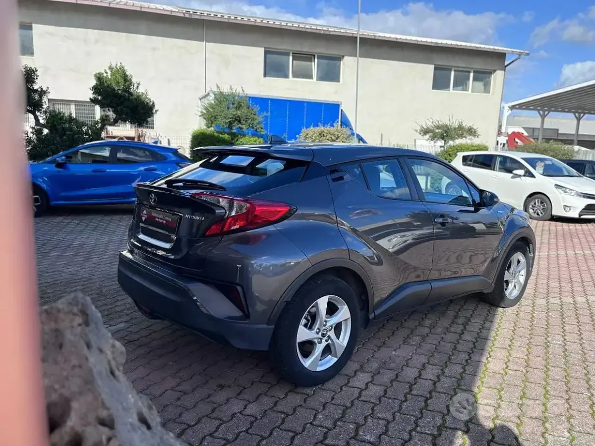 Usata Toyota C-HR Business Edition 98 CV (72 kW) 2018 Grigio SUV