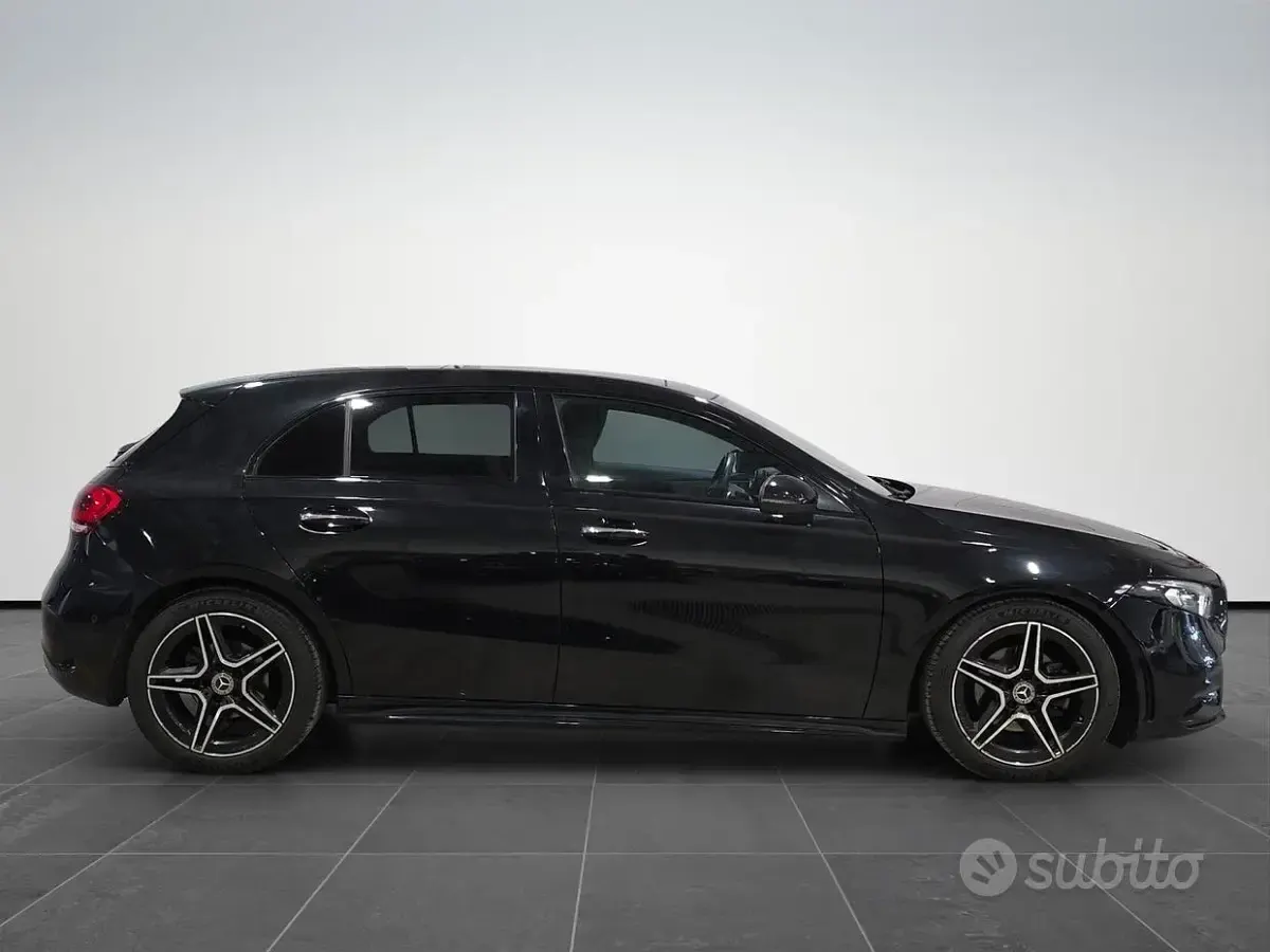 Usata Mercedes A180 Premium 116 CV (85 kW) 2020 Nero Berlina