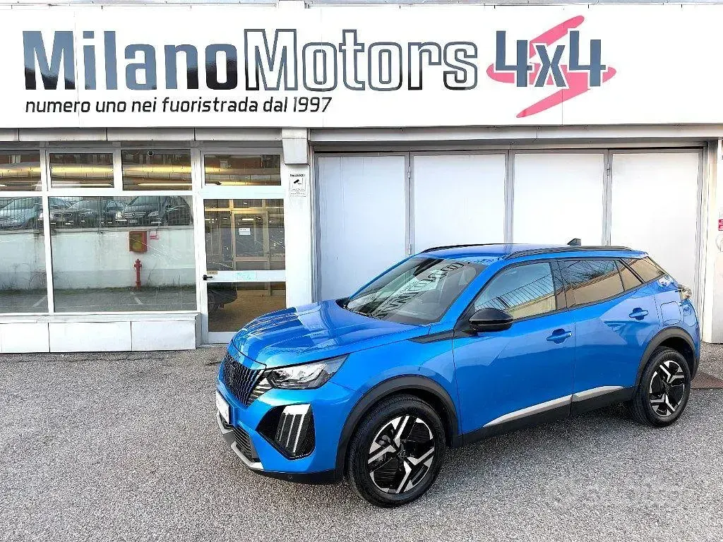 Usata Peugeot 2008 Allure 101 CV (74 kW) 2024 Bluazzurro SUV