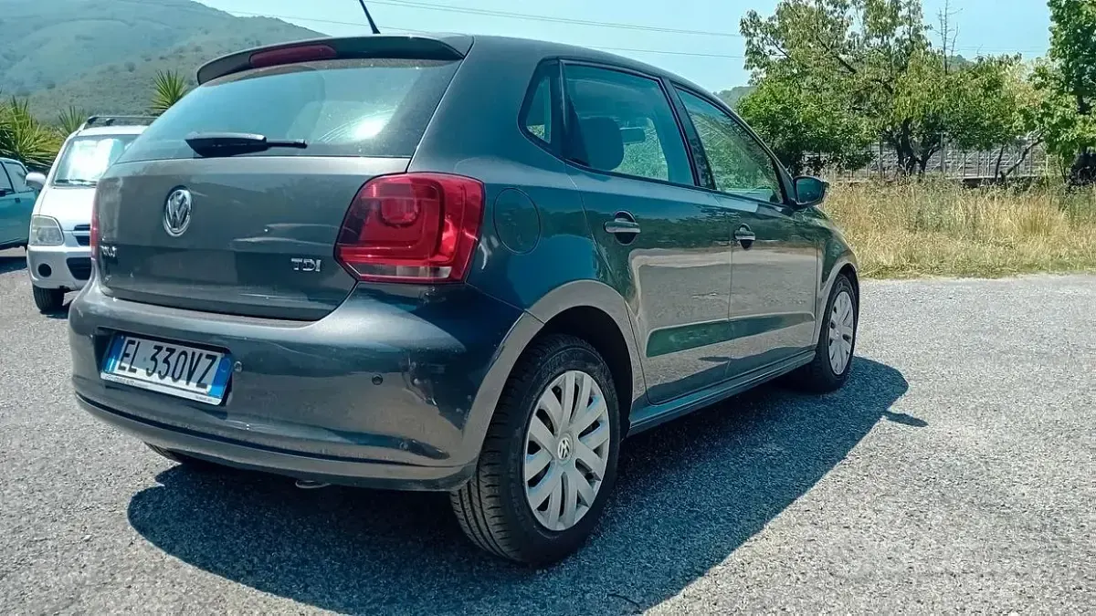 Usata VW Polo Comfortline 75 CV (55 kW) 2012 Grigio Utilitaria