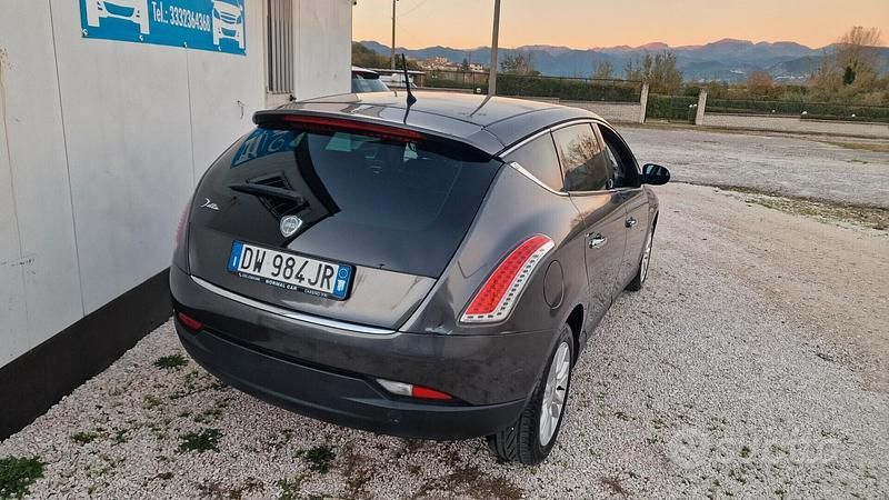 Usata Lancia Delta 120 CV (88 kW) 2009 Grigio Utilitaria
