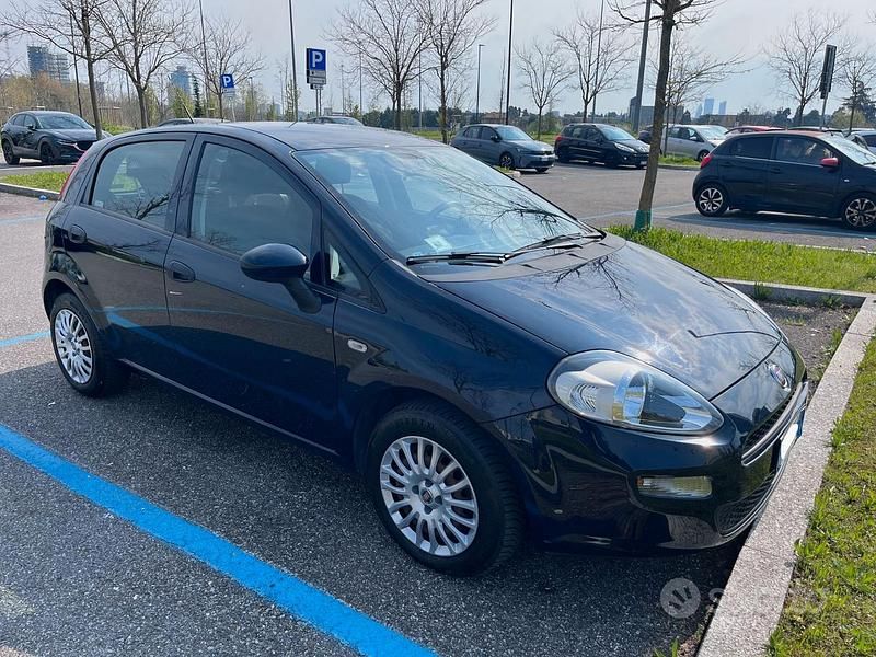 Usata Fiat Punto Street 95 CV (69 kW) 2016 Blu Utilitaria