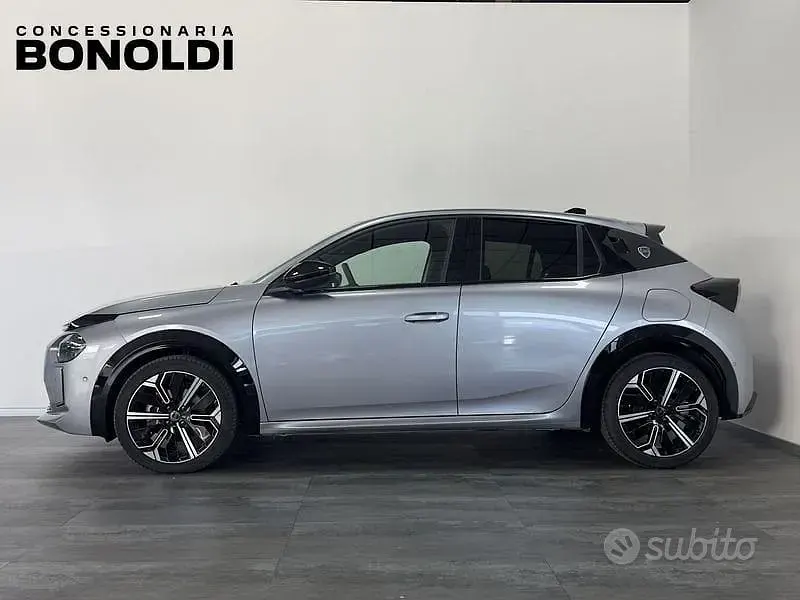 Usata Lancia Ypsilon 110 CV (80 kW) 2025 Grigio Utilitaria