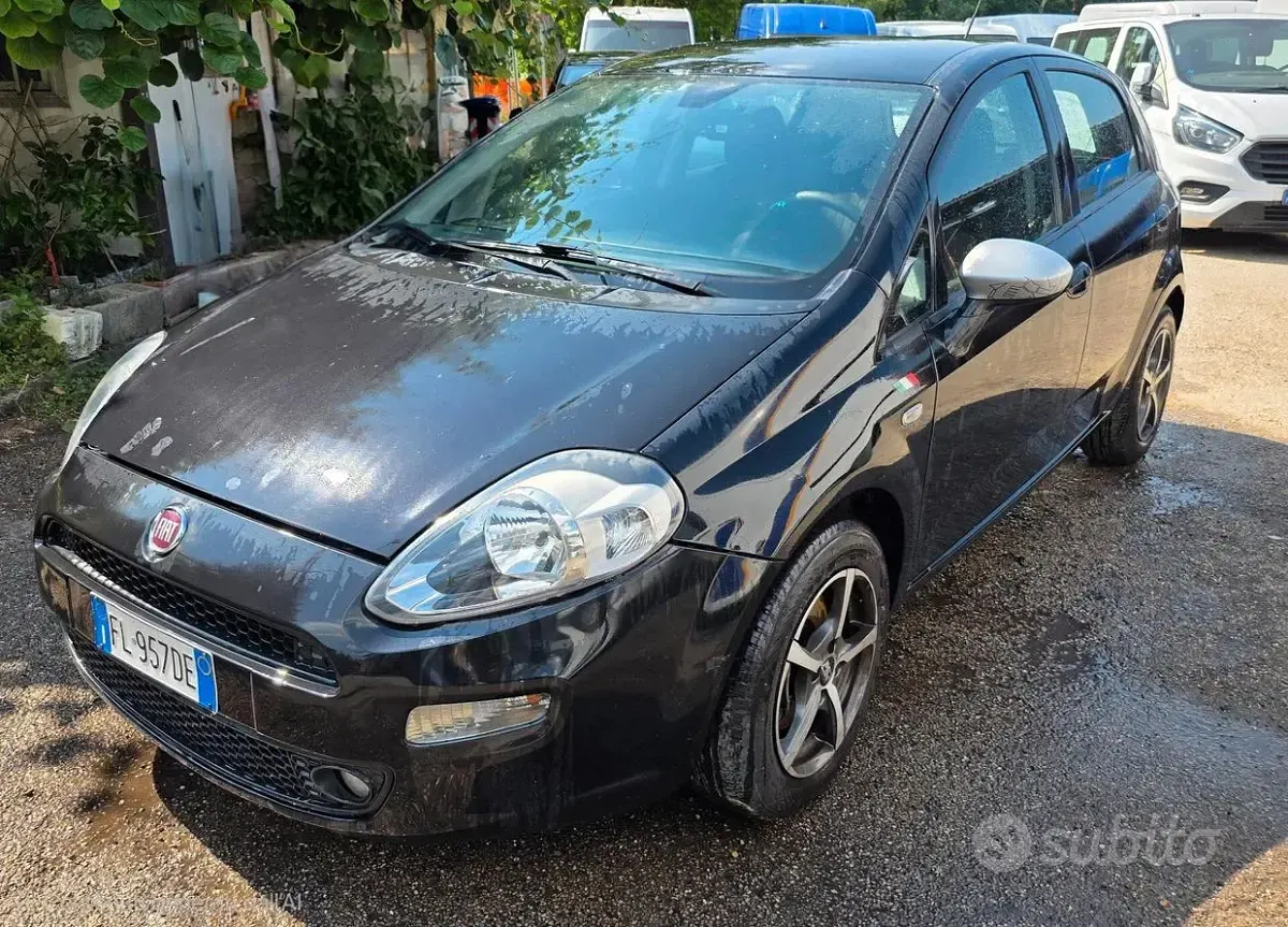 Usata Fiat Punto Street 95 CV (69 kW) 2017 Nero Utilitaria