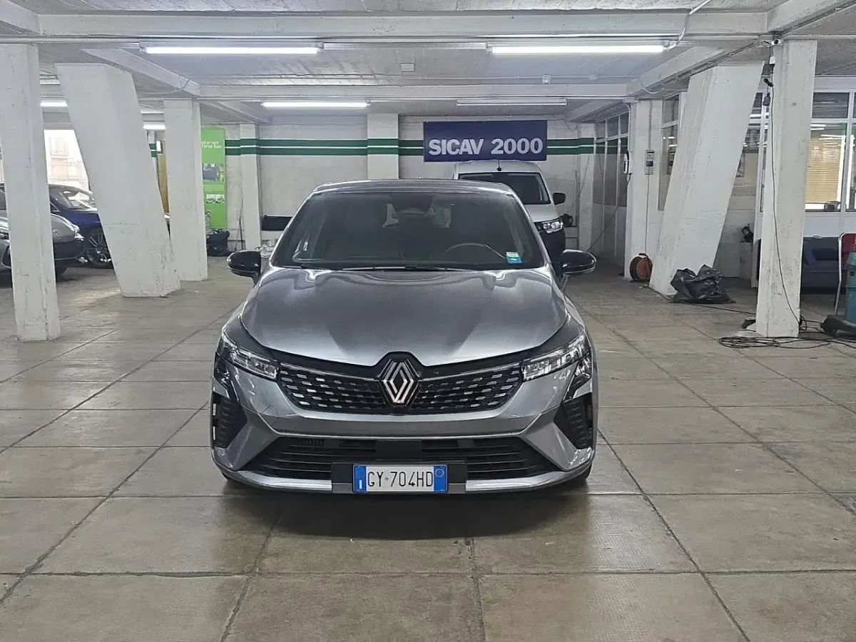 Usata Renault Clio V Techno 90 CV (66 kW) 2025 Grigio Utilitaria