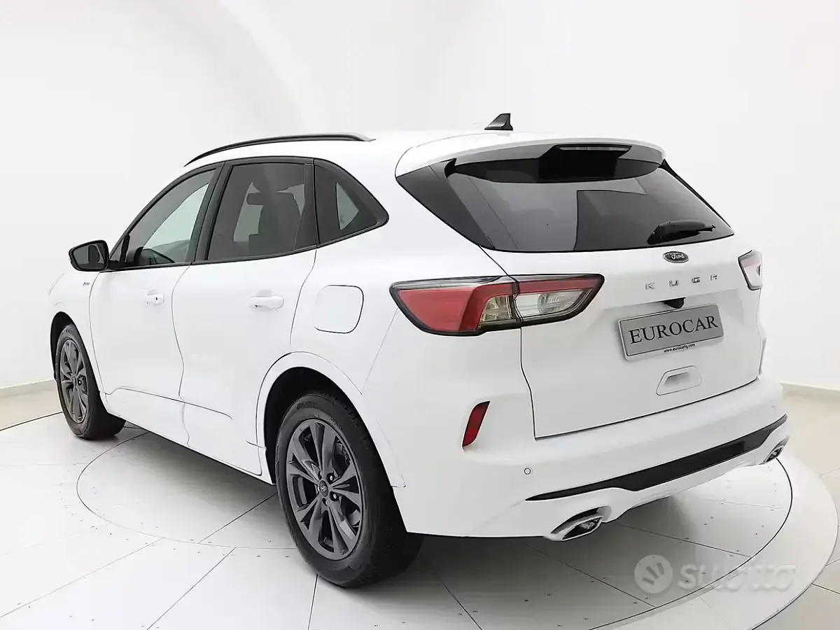 Usata Ford Kuga ST-Line 120 CV (88 kW) 2022 Bianco SUV