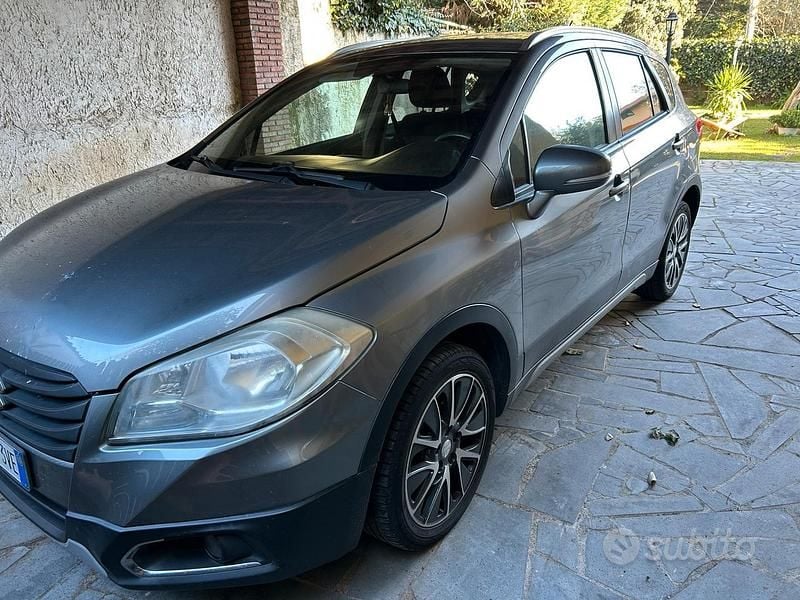Grigio Usata 2013 Suzuki SX4 S-Cross Style SUV | 8000 € (Buon prezzo) - Immagine 1/4