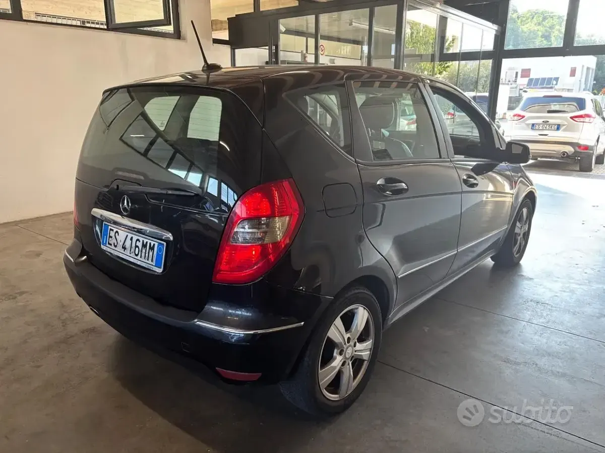 Usata Mercedes A160 95 CV (69 kW) 2012 Nero Utilitaria