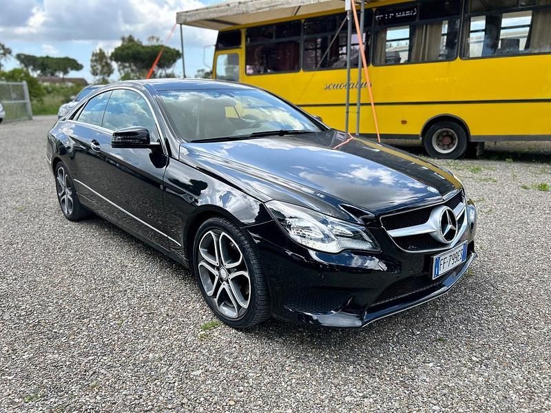 Usata Mercedes E220 170 CV (125 kW) 2016 Nero Coupé
