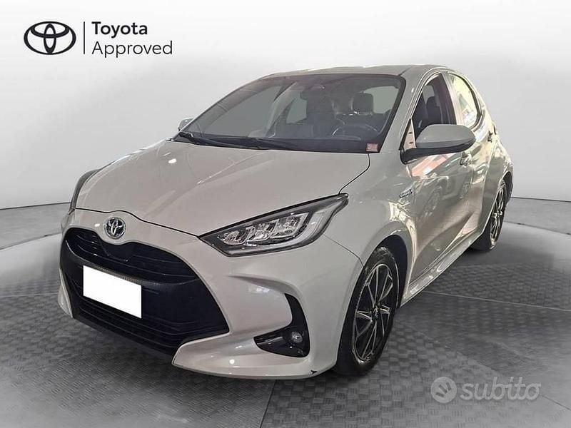 Usata Toyota Yaris Hybrid Trend 116 CV (85 kW) 2021 Bianco Berlina