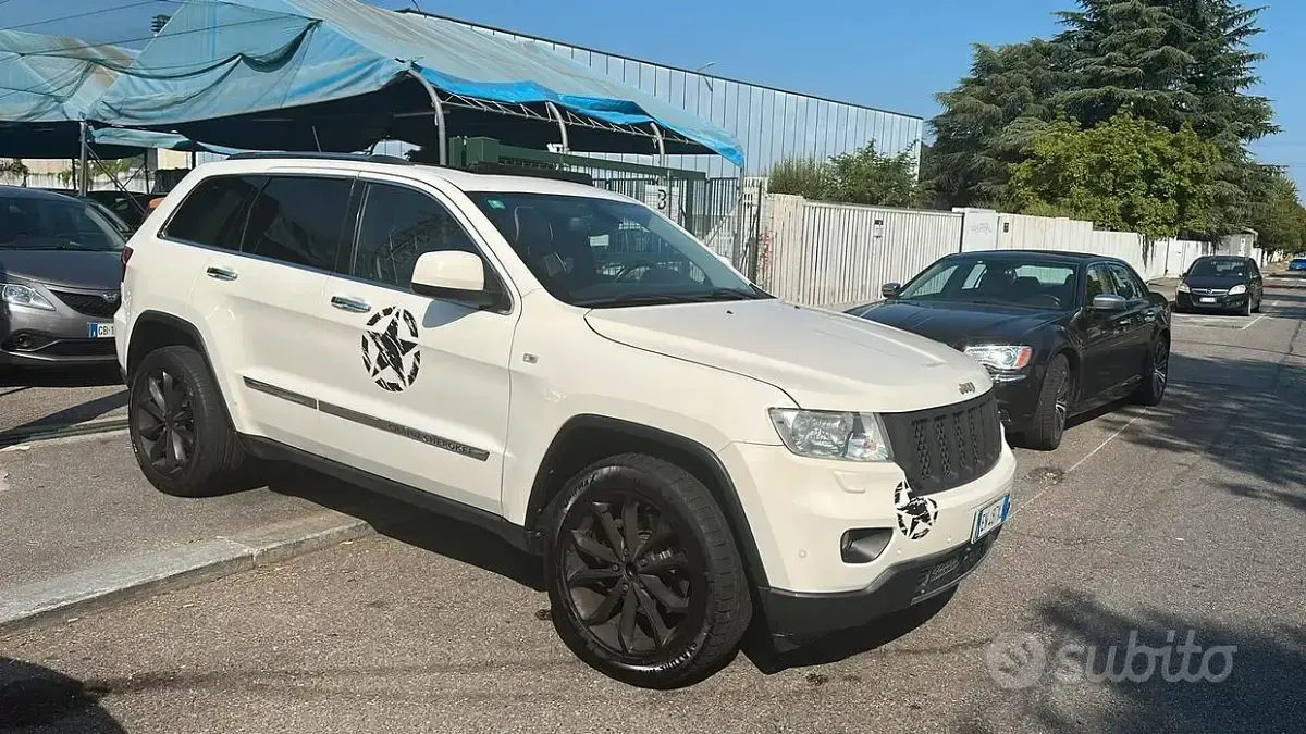 Usata Jeep Grand Cherokee Overland 241 CV (177 kW) 2012 Bianco SUV