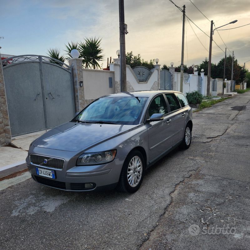 Usata Volvo V50 136 CV (100 kW) 2004 Grigio Station wagon