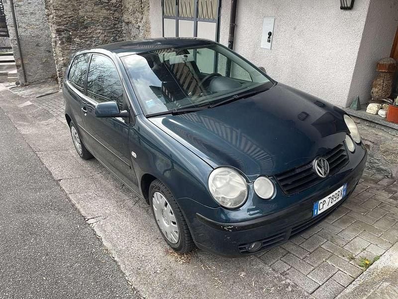 Usata VW Polo Trendline 75 CV (55 kW) 2004 Utilitaria