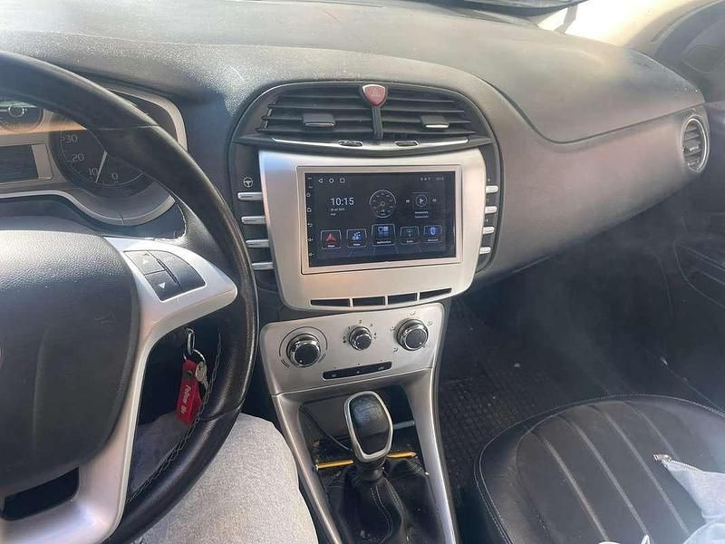 Usata Lancia Delta 150 CV (110 kW) 2011 Nero Utilitaria