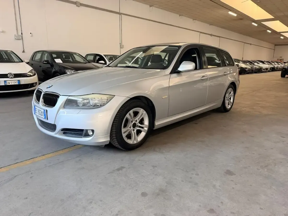 Usata BMW 318 Efficient Dynamics 143 CV (105 kW) 2010 Argento Station wagon