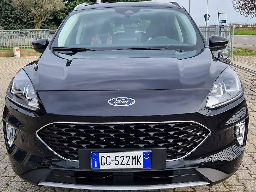 Usata Ford Kuga 152 CV (111 kW) 2021 Nero SUV