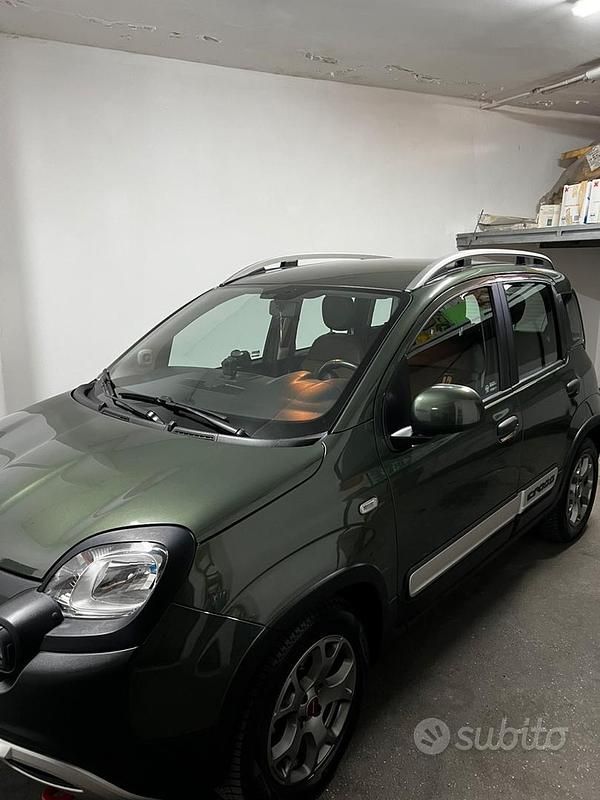 Usata Fiat Panda Cross Cross 69 CV (50 kW) 2019 Verde Utilitaria