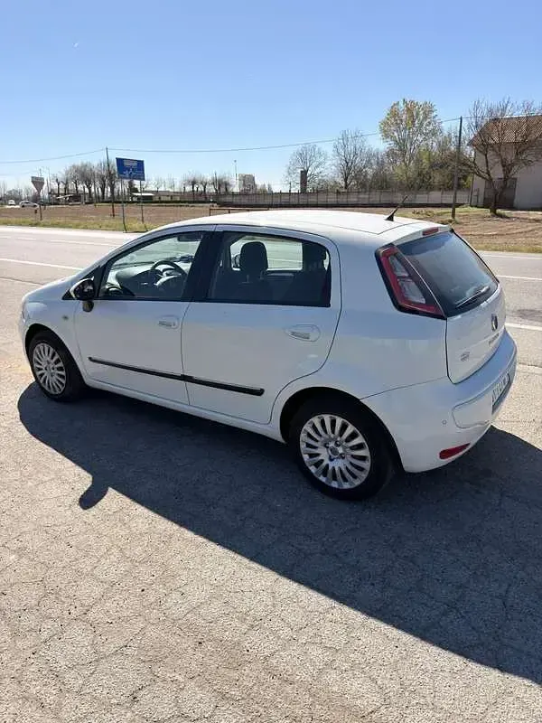 Usata Fiat Grande Punto 77 CV (56 kW) 2011 Utilitaria