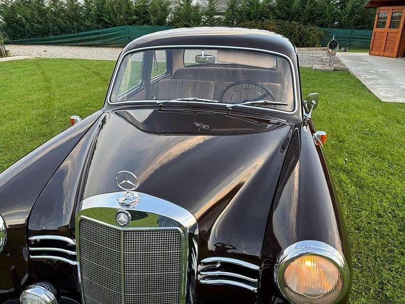 Usata Mercedes 180 60 CV (44 kW) 1955 Marrone Berlina