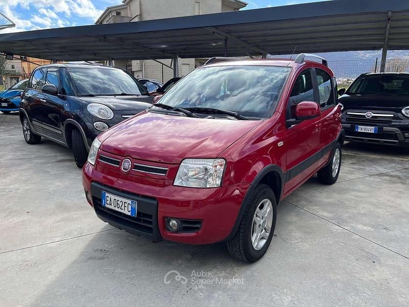 Rosso Usata 2010 Fiat Panda 4x4 Climbing Due volumi | 7300 € (Cara) - Immagine 1/4