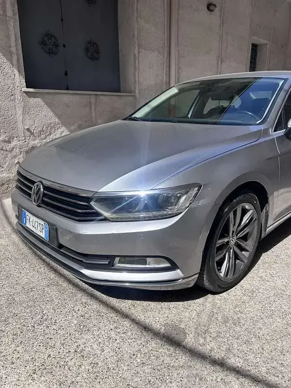 Usata VW Passat Executive 150 CV (110 kW) 2017 Berlina